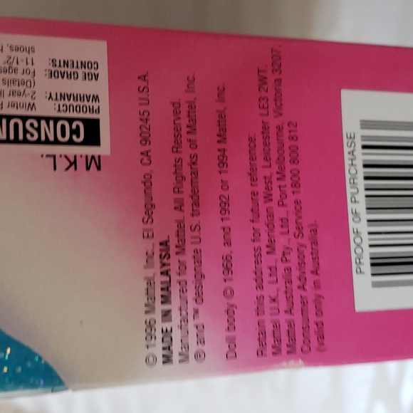 Winter Renaissance Barbie 1996 - Picture 5 of 7